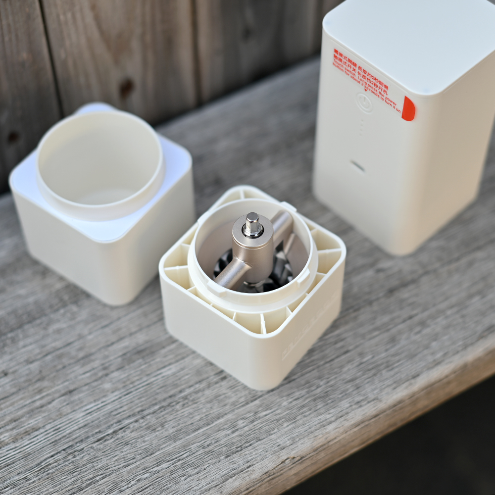 FEMOBOOK A2 electric coffee grinder package contents